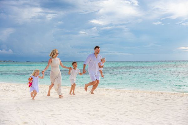 Vacances en famille : top 5 des destinations adaptées aux enfants